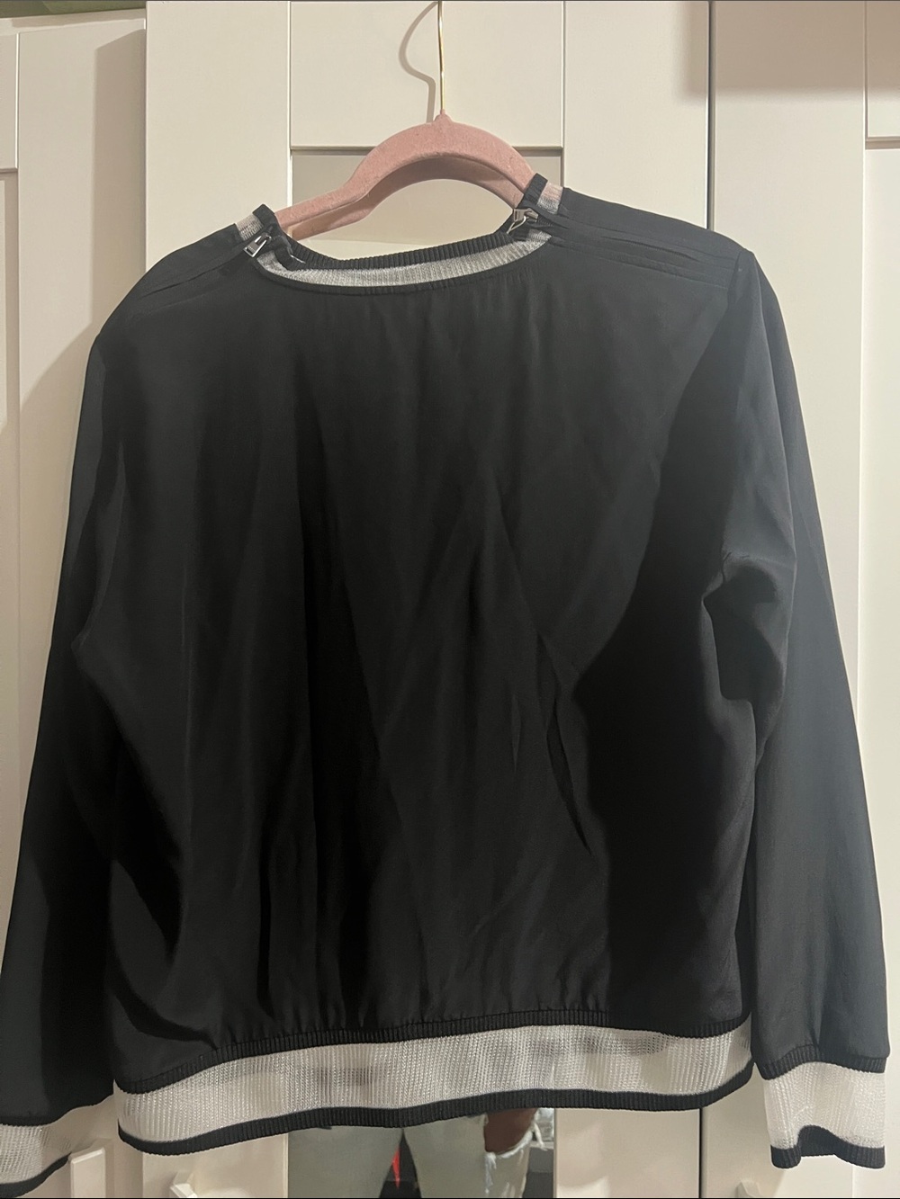 Fendi Black Crewneck lighweight with Embellished teal fur Appliqué - Picture 5 of 7